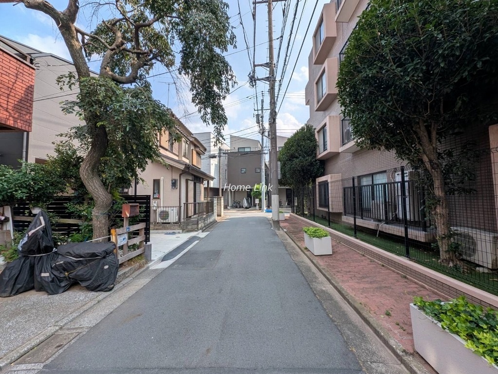 ファミール成増　東側 前面道路
